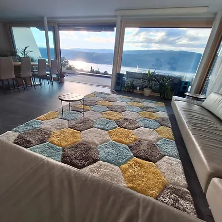 Of Lakeland Homestay